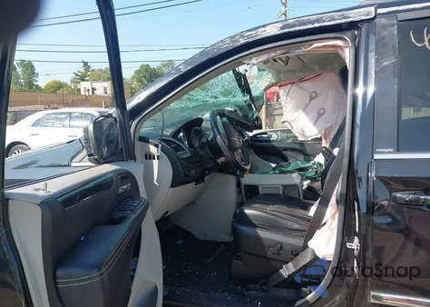 2014 Chrysler Town & Country Touring from USA, damaged, VIN 2C4RC1BG6ER188504